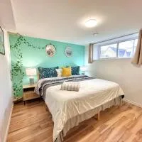 Spacious 1 BD + 1 Den near Marina and Canal, hotel in Port Colborne