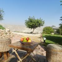 Desert View Suite, hotel in Kfar Adumim