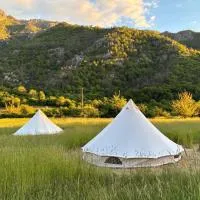Aluna Camp: Nudo şehrinde bir otel