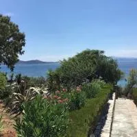 Seafront House, Private Beach, Sunset View, Diliso, hotel di Diliso
