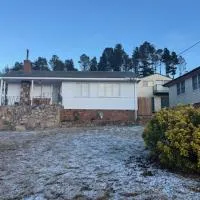 Cosy Cooma Holiday Home in the Snowy Mountains, hotel en Cooma