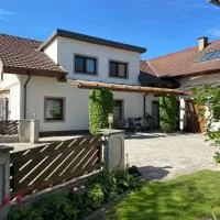 Privatzimmer und Ferienwohnungen Leeb, hotel a Persenbeug