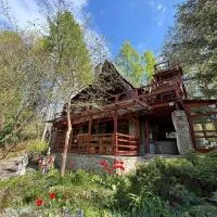 Bizorenda에 위치한 호텔 Bizo House - JACUZZI I SAUNA