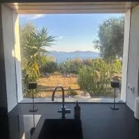 Haus im Olivenhain direkt am Meer, hotel a Afissos