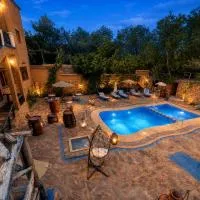 Riad Des Vieilles Charrues โรงแรมในบูมาลน์