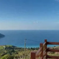 Azure Horizon - Panoramic Myrtos Sea View Apartment, hotel en Angón