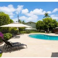 SHARE with working host, WiFi, AC, Pool, walk to Downtown, 15 min to airport - Friendly Cats in house, hotel u gradu Kailua-Kona