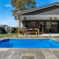 Pool Side Point Oasis by Book Jervis Bay - Plunge Pool, hotel sa Sanctuary Point