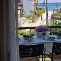 Valia's Kalamitsi Seaside Apartment、カラミツィのホテル
