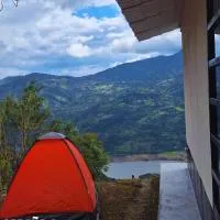 Twin House, casas campestres con vista al embalse, hotell sihtkohas Macanal