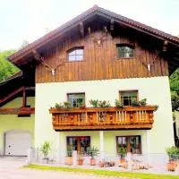 Ruhige Oase mit Pool & Garten Ferienwohnung Niggl, hotel i Untergriesbach