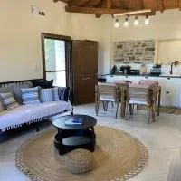 Koumara Stone House, hotell i Koumaradaíoi