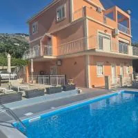Apartments Marina House, hotel u gradu 'Fársa'
