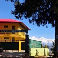 Lal Bangla Homestay, hotelli kohteessa Chaukori