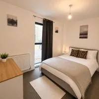 Heathrow 2 BR Comfort Stay - Free Parking, hotel em Colnbrook
