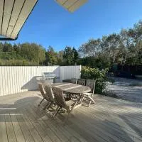 Modern Scandinavian Villa Near Sigtuna, hotel v mestu Sigtuna