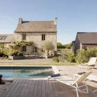 Manoir de la Nogrie - Chambre de charme avec accès privatif - Piscine chauffée sur domaine 5 étoiles à la campagne, hotel em Val-dʼIzé