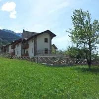 Corno Plazza Garden โรงแรมในIncudine