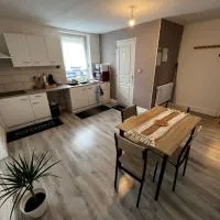 appartement au premier étage: Thaon-les-Vosges şehrinde bir otel