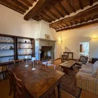 CASA RESTA Apartment in a 1500s monastery, hotelli kohteessa Buonconvento
