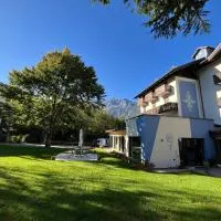 Hotel alle Rose Family inspired garden and SPA, hotell i Cavedago