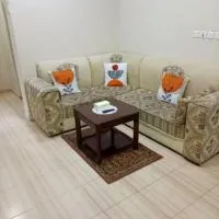 جناح فاخر ومميز غرفتين نوم وصالة تلفزيون لشخصين بالغين مع اطفال, hotel din Rayyis
