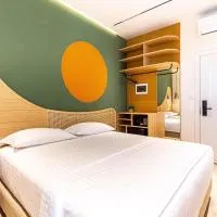Santorini Luxury Room 9 - Sea View, Parking and more, hotel en Palasë