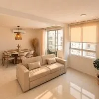 Cartagena Inawa Condo - Sleeps 6 - 7 min Walking from beach, hotel v destinácii Cartagena de Indias