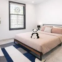 Cozy Spanish-Inspired Stay in Liverpool CBD, hotel din Liverpool