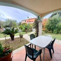 Central House San Teodoro, готель у місті Сан-Теодоро