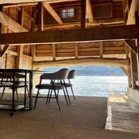 伊根の舟屋 樹 Funaya Inn Tatsuki , Ine, hotel em Kameshima