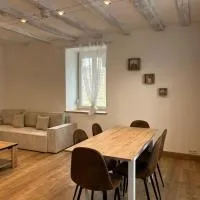 Maison de Village, готель у місті Leuglay