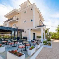 Hotel Almar, hotel v mestu Sarandë