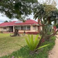Room 5 mins from RG Mugabe Airport – hotel w mieście Harare