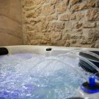 La maison des Bretzels GÎTE Jacuzzi privé illimité, ξενοδοχείο σε Pfaffenhoffen
