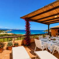 Sea View Three-Bedroom House 50m from the Beach, vie&scaron;butis mieste Baja Sardinia