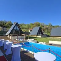 JAGI Bungalovi Mrkonjic Grad: Mrkonjić Grad şehrinde bir otel