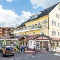 Hotel Garni Café Räpple, hotel a Bad Peterstal