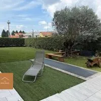 Large apartment with private garden, hotelli kohteessa Giussano