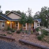 Red Tail Ranch, hotel u gradu Grovland