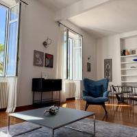 HOST4U - Luxury Beautiful Two Bedrooms BeachFront Apartment in Imperia, Casa Catalina, hotel em Imperia