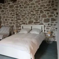 Chambre indépendante - style studio - avec jardin à la campagne, hôtel à Junhac