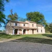 Maison des Capucins - Lalande de Pomerol, hotel in La Lande-de-Libourne