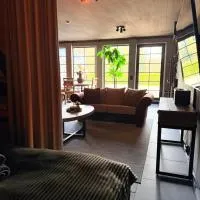 Parkside studio، فندق في هيو