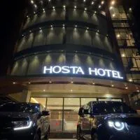 Hosta Inn Hotel and Resort, hotel em Edappāl