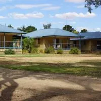 Tooleybuc River Retreat Villas、TooleybucにあるBalranald Airport - BZDの周辺ホテル