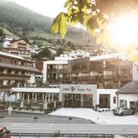 Aktiv- und Wellnesshotel Traube- Post，庫龍韋諾斯塔的飯店