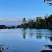Casa Lago di Brulli, hotell i Casole dʼElsa