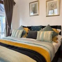 Studio A - Newly renovated 2 bed studio, hotel em Nottingham