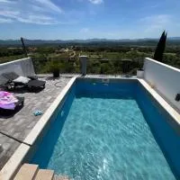 Vintage house with pool، فندق في Čitluk